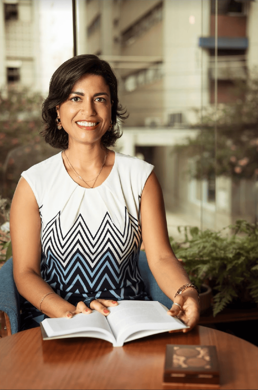 MARISA SOUZA Especialista em GESTÃO DE CONFLITOS